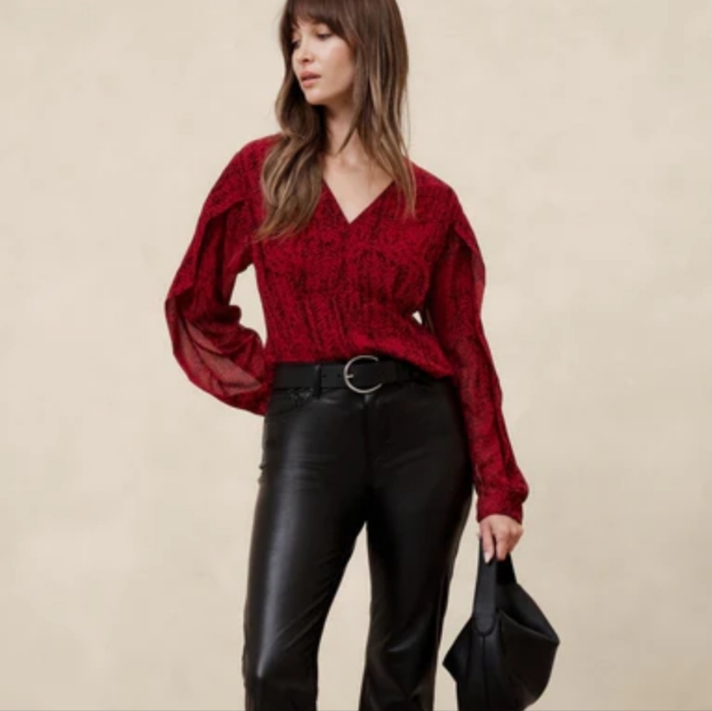Banana Republic Draped Sleeve Top In Red Print Size 4 NWT